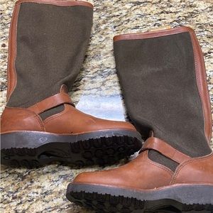 Chippewa Snake Boots
Size 6